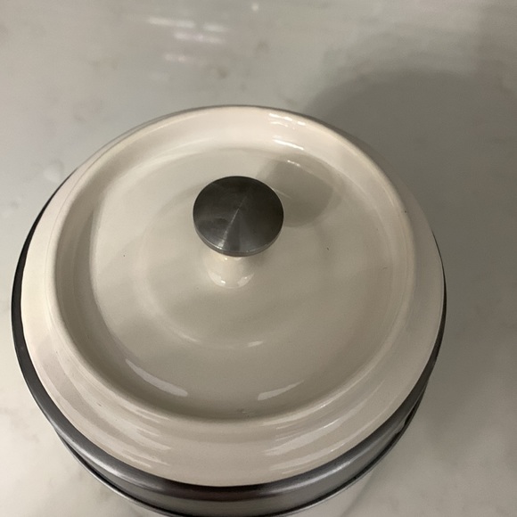 New! Mini Enameled Cast Iron Pot - Picture 5 of 10